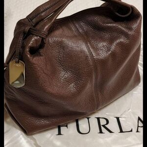 Furla Medium Leather Crossbody / Shoulder Bag — Excellent Preloved Condition
